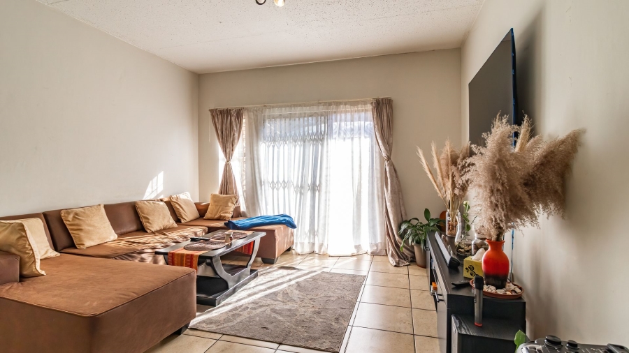 2 Bedroom Property for Sale in Corlett Gardens Gauteng