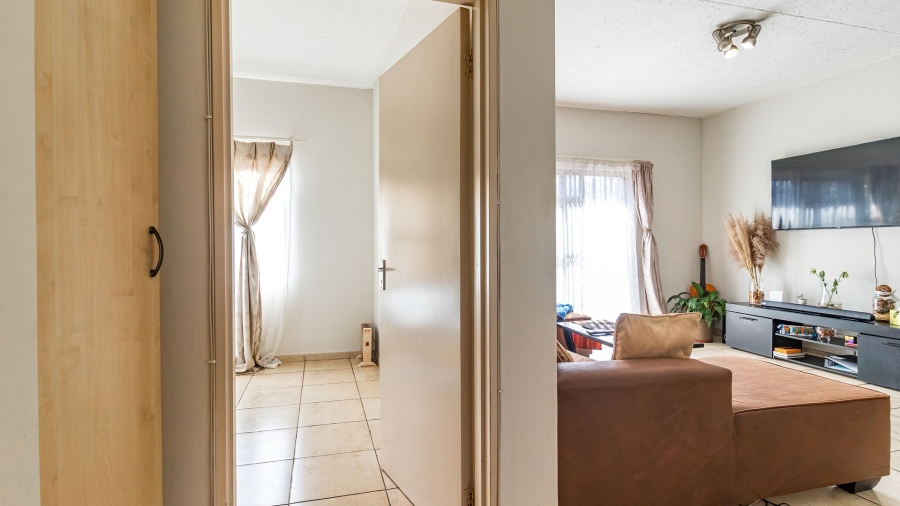 2 Bedroom Property for Sale in Corlett Gardens Gauteng