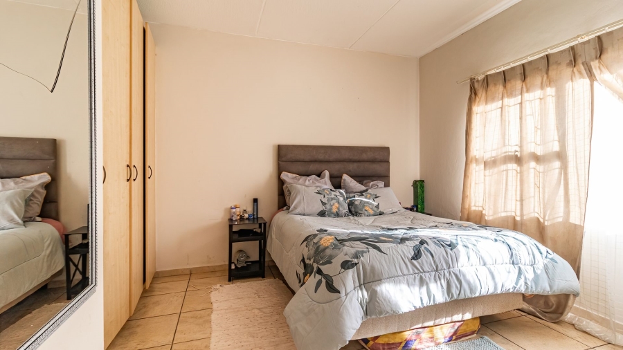 2 Bedroom Property for Sale in Corlett Gardens Gauteng