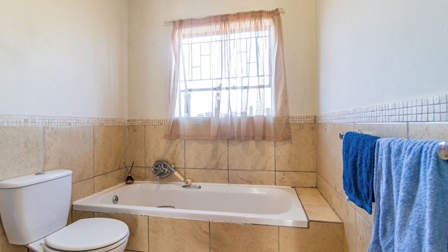 2 Bedroom Property for Sale in Corlett Gardens Gauteng