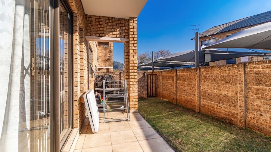 2 Bedroom Property for Sale in Corlett Gardens Gauteng