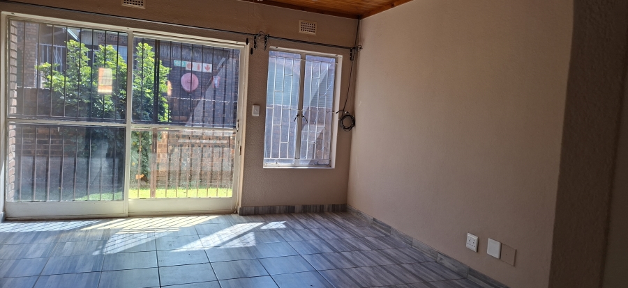 3 Bedroom Property for Sale in Birchleigh Gauteng