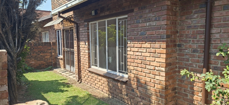 3 Bedroom Property for Sale in Birchleigh Gauteng