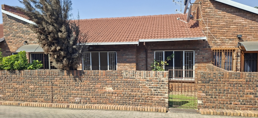 3 Bedroom Property for Sale in Birchleigh Gauteng