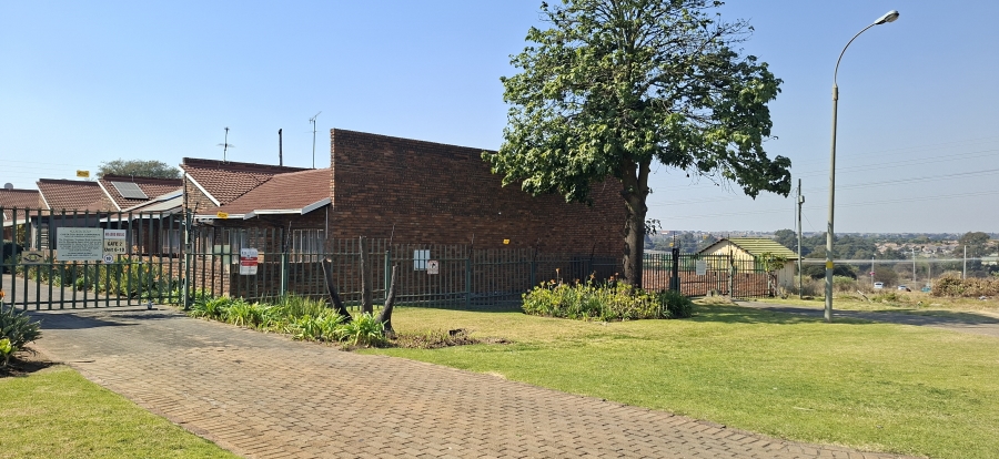 3 Bedroom Property for Sale in Birchleigh Gauteng