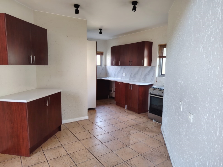 To Let 3 Bedroom Property for Rent in Benoni Industrial Gauteng
