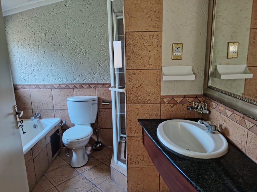 To Let 3 Bedroom Property for Rent in Benoni Industrial Gauteng