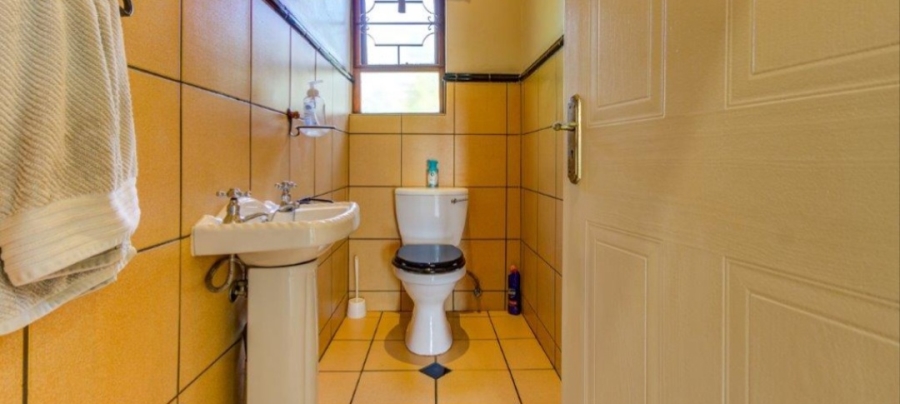4 Bedroom Property for Sale in Van Riebeeck Park Gauteng