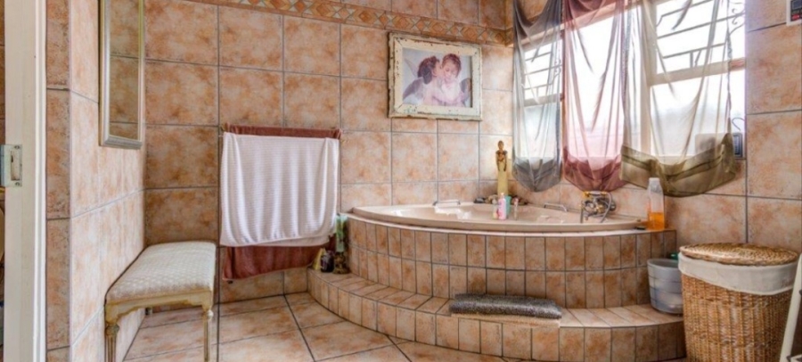 4 Bedroom Property for Sale in Van Riebeeck Park Gauteng