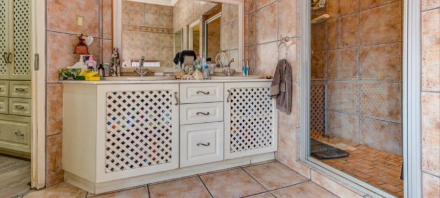 4 Bedroom Property for Sale in Van Riebeeck Park Gauteng