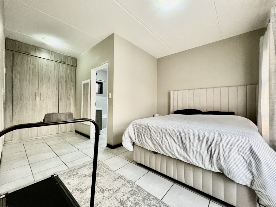 2 Bedroom Property for Sale in Barbeque Downs Gauteng