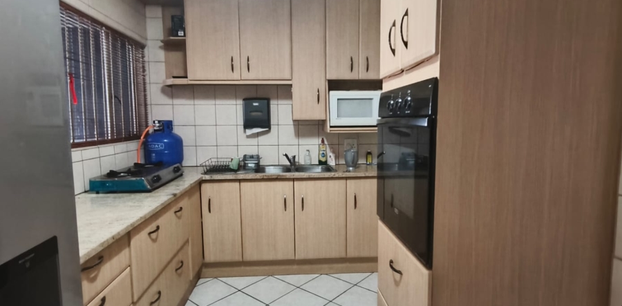 4 Bedroom Property for Sale in Andeon AH Gauteng