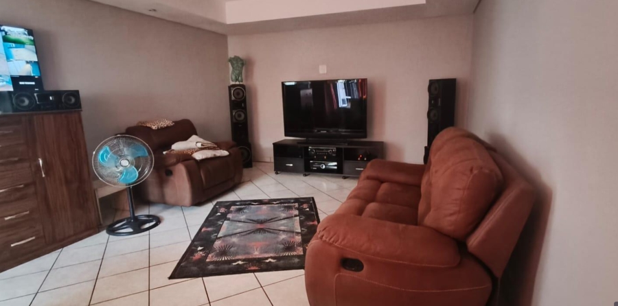 4 Bedroom Property for Sale in Andeon AH Gauteng