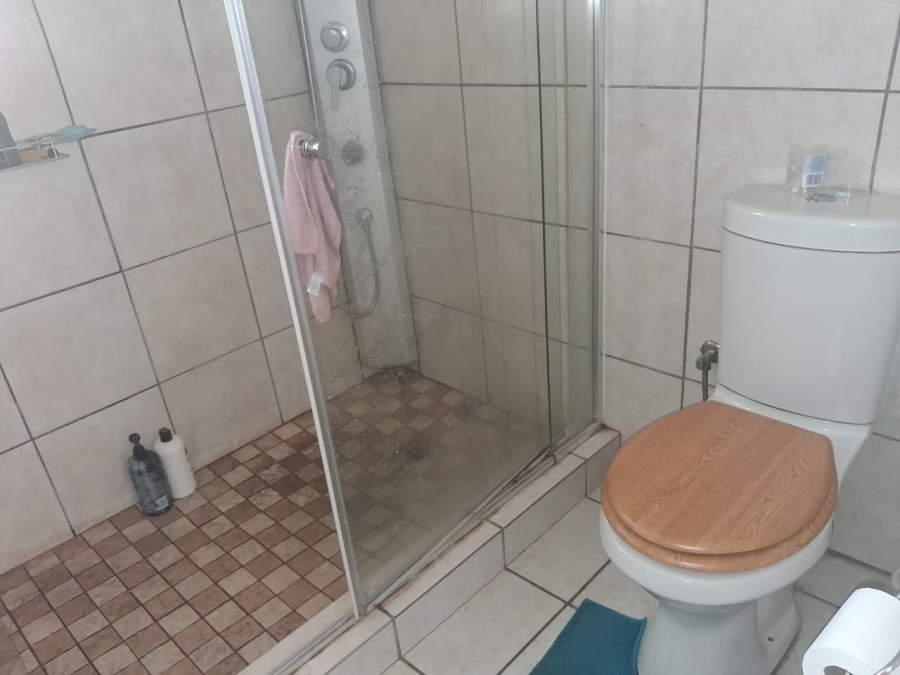 4 Bedroom Property for Sale in Andeon AH Gauteng
