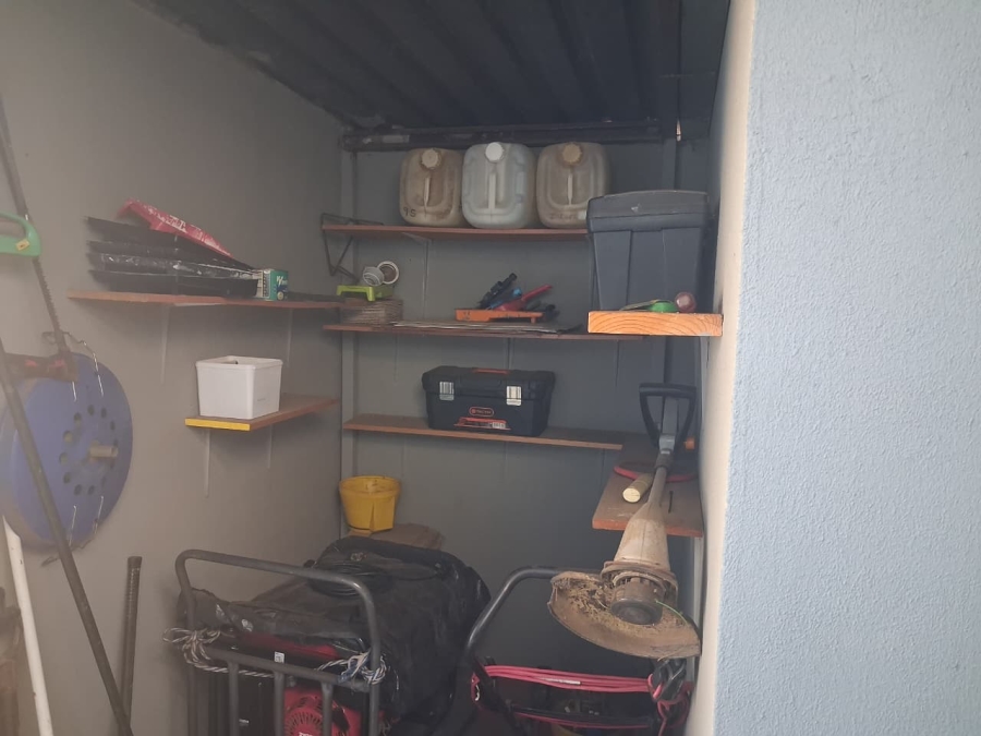 4 Bedroom Property for Sale in Andeon AH Gauteng