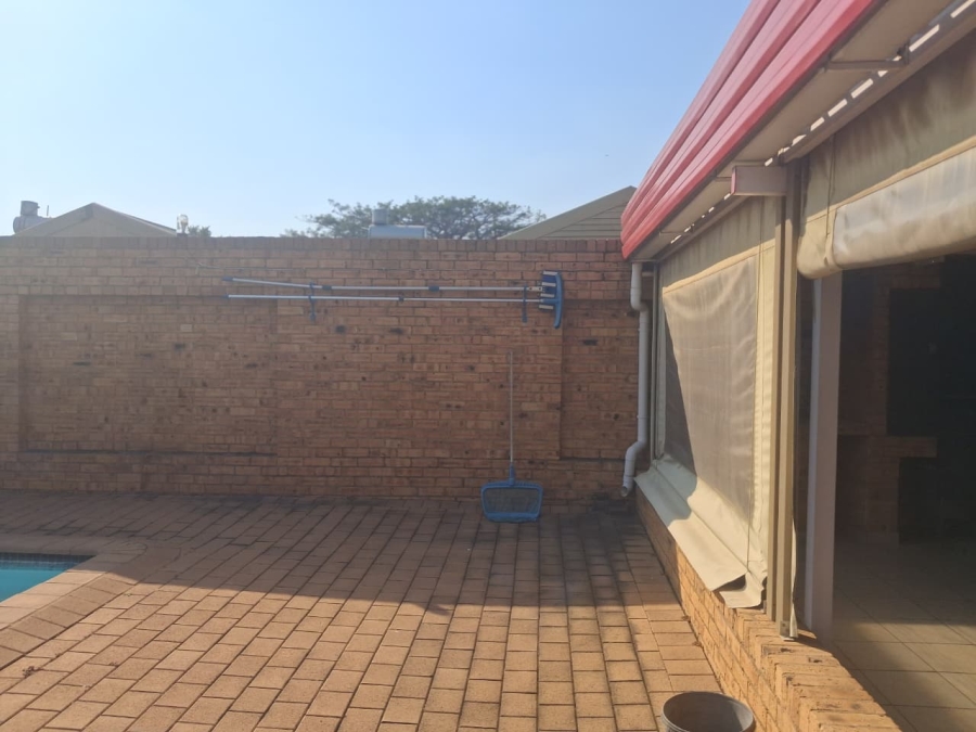 4 Bedroom Property for Sale in Andeon AH Gauteng