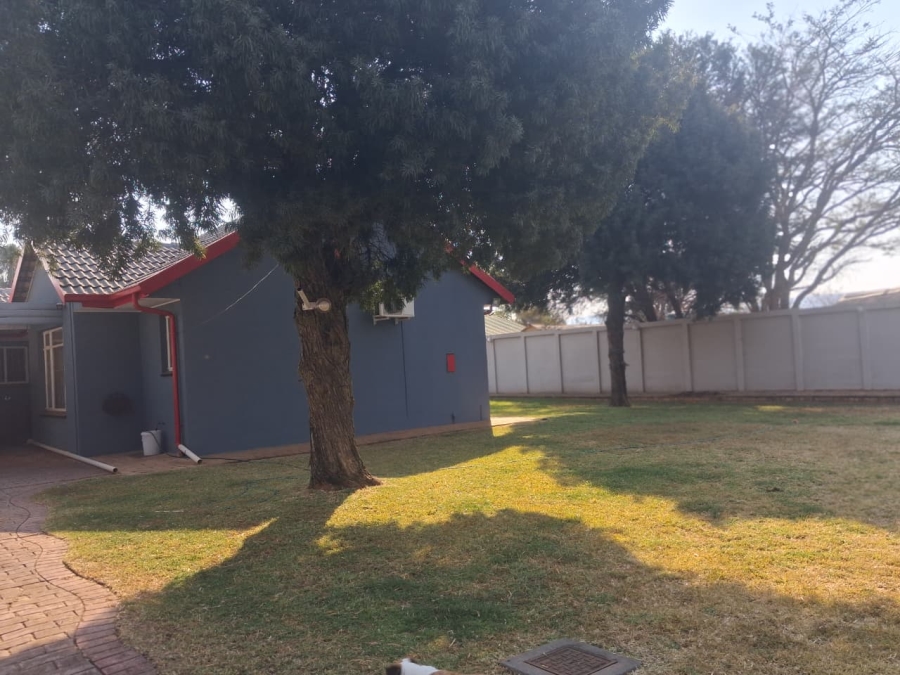 4 Bedroom Property for Sale in Andeon AH Gauteng