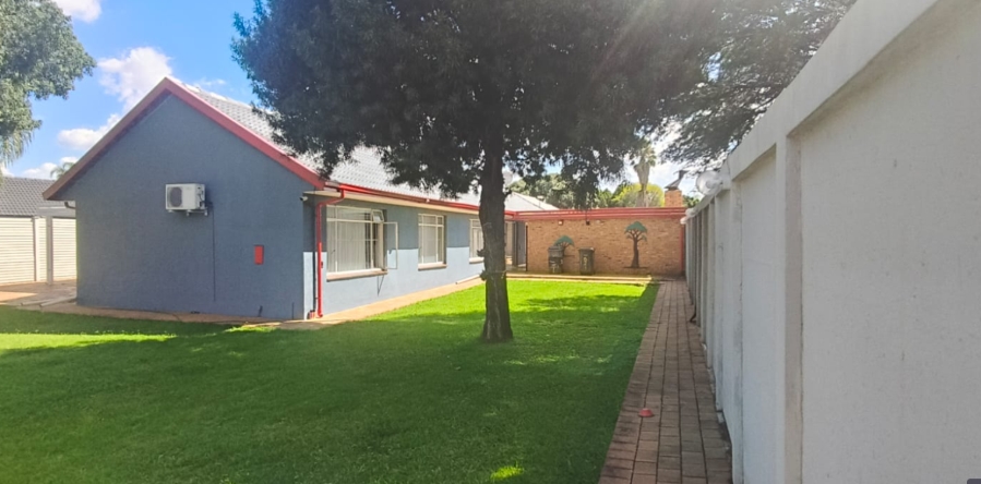 4 Bedroom Property for Sale in Andeon AH Gauteng