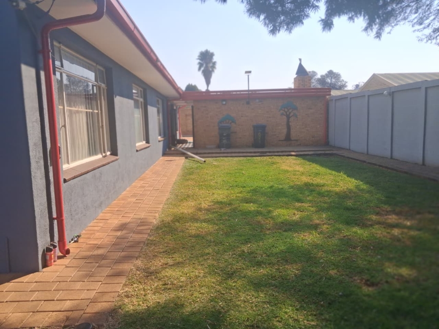 4 Bedroom Property for Sale in Andeon AH Gauteng