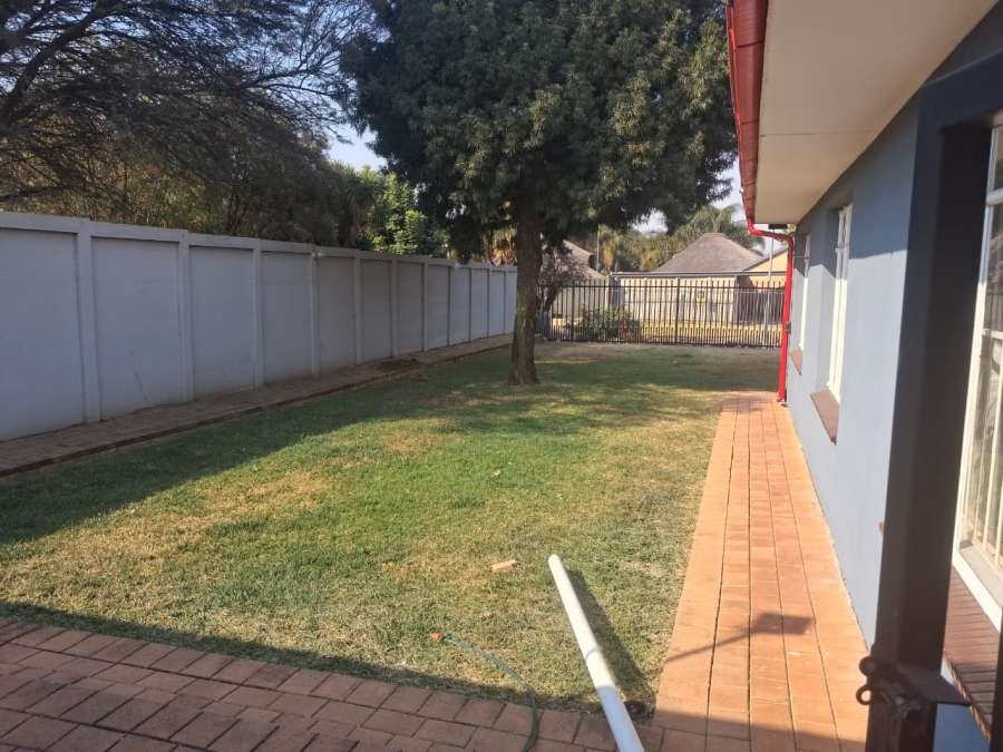 4 Bedroom Property for Sale in Andeon AH Gauteng