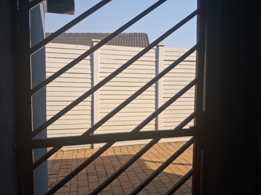 4 Bedroom Property for Sale in Andeon AH Gauteng