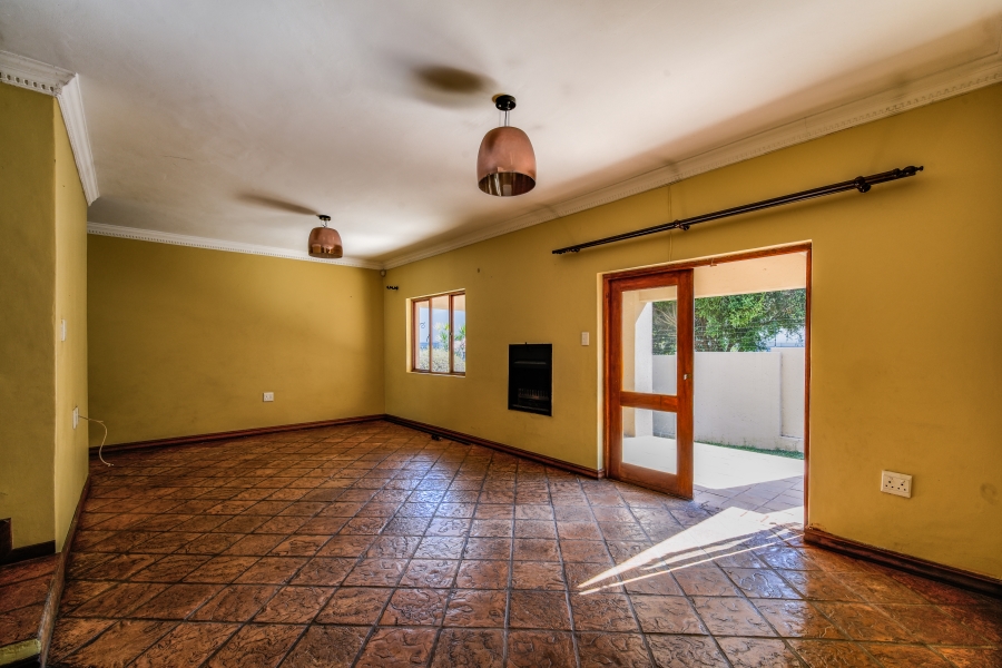 3 Bedroom Property for Sale in Faerie Glen Gauteng