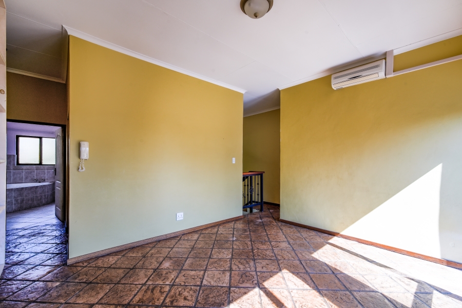3 Bedroom Property for Sale in Faerie Glen Gauteng