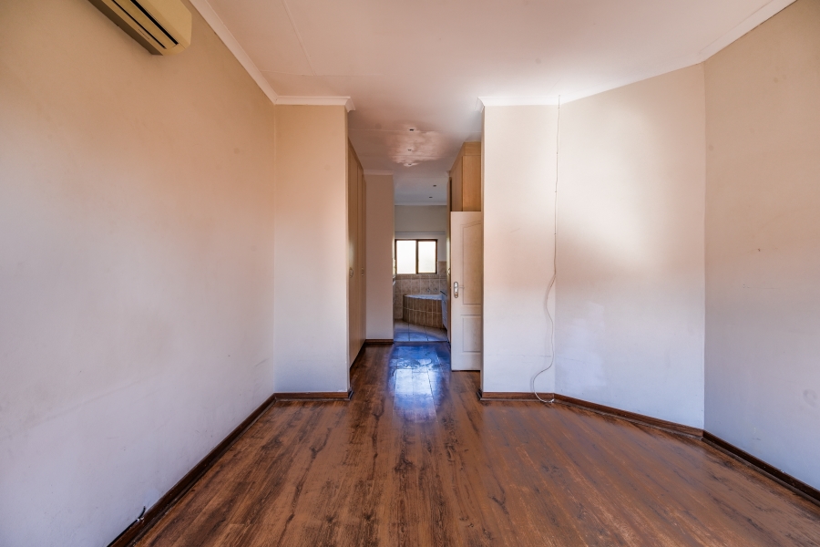3 Bedroom Property for Sale in Faerie Glen Gauteng