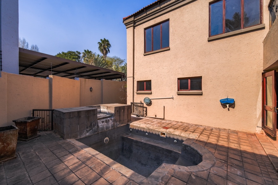3 Bedroom Property for Sale in Faerie Glen Gauteng