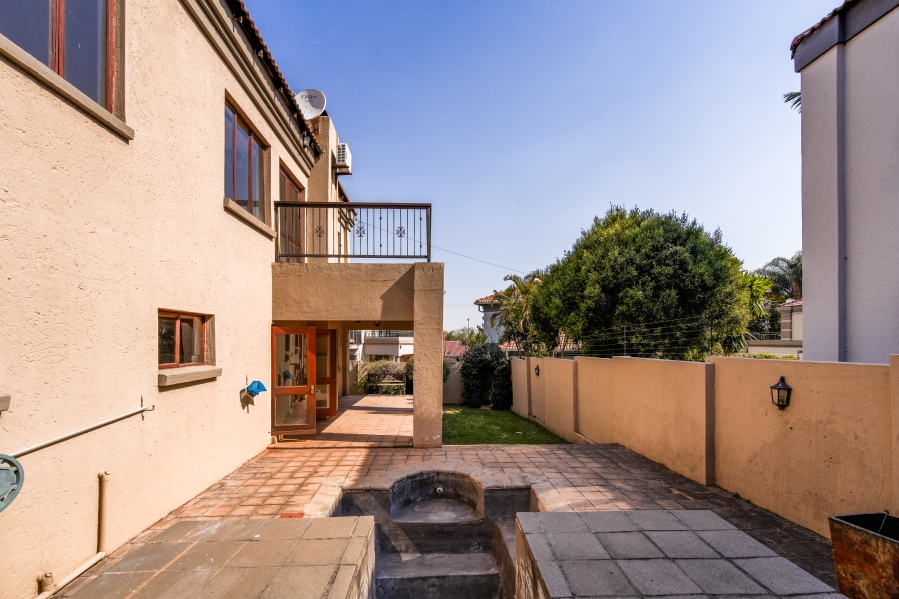 3 Bedroom Property for Sale in Faerie Glen Gauteng