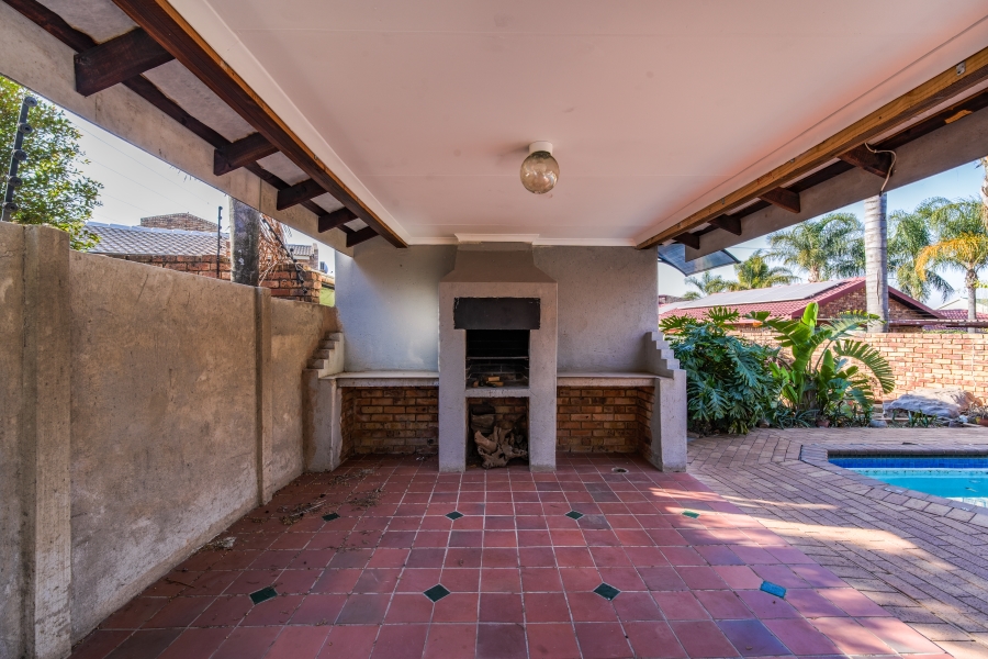 3 Bedroom Property for Sale in Moreleta Park Gauteng