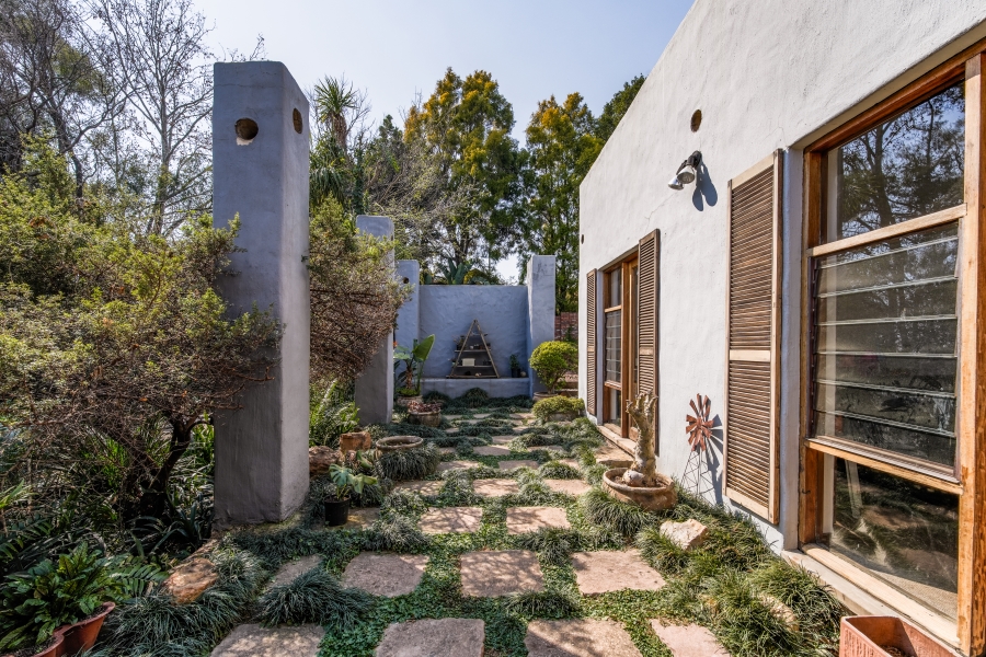 4 Bedroom Property for Sale in Faerie Glen Gauteng