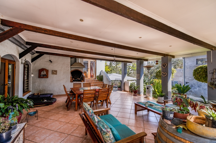 4 Bedroom Property for Sale in Faerie Glen Gauteng