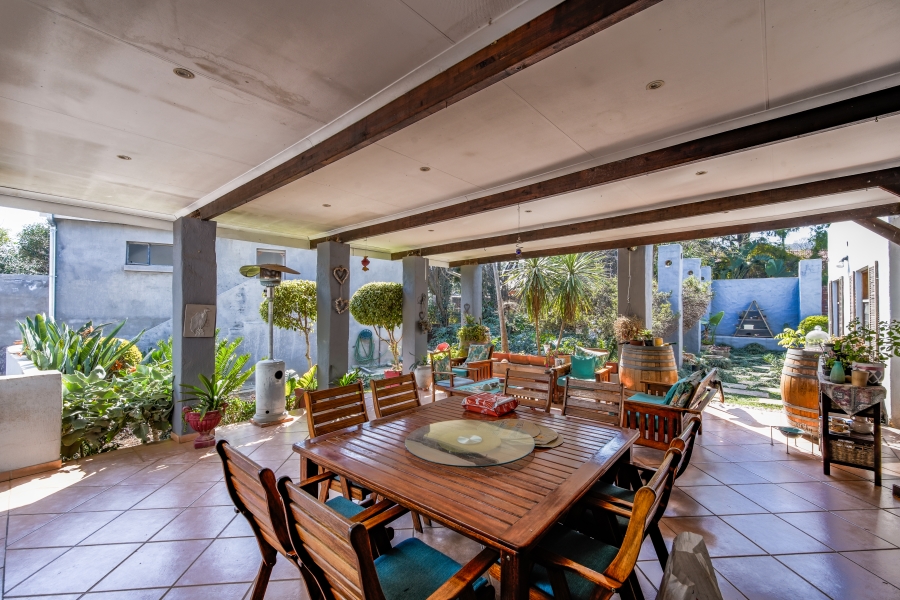4 Bedroom Property for Sale in Faerie Glen Gauteng