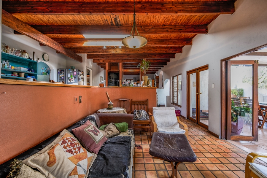 4 Bedroom Property for Sale in Faerie Glen Gauteng