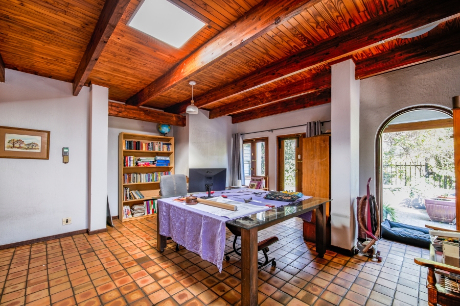 4 Bedroom Property for Sale in Faerie Glen Gauteng