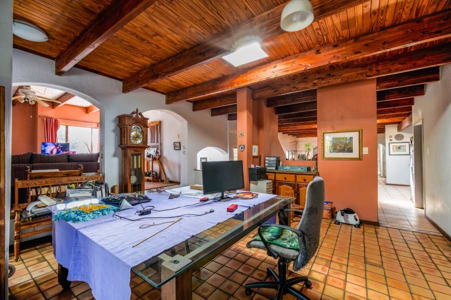 4 Bedroom Property for Sale in Faerie Glen Gauteng