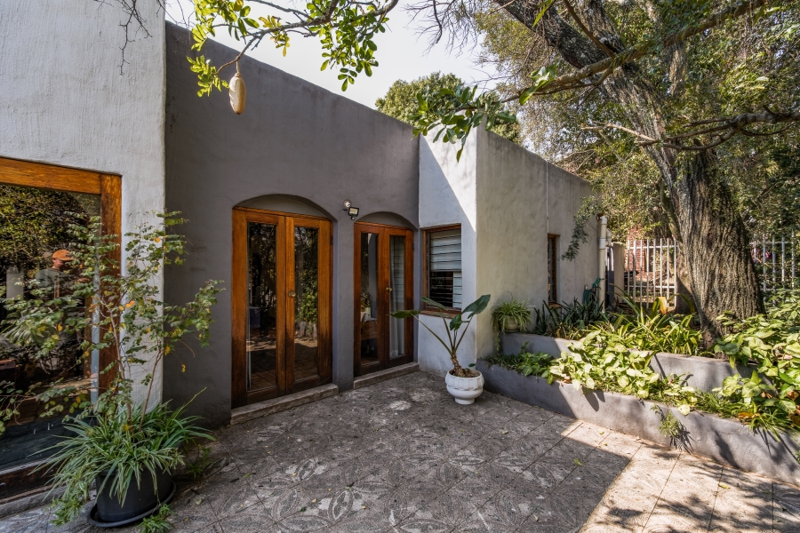 4 Bedroom Property for Sale in Faerie Glen Gauteng