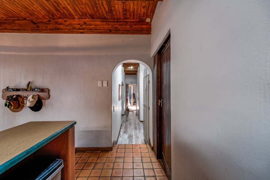 4 Bedroom Property for Sale in Faerie Glen Gauteng
