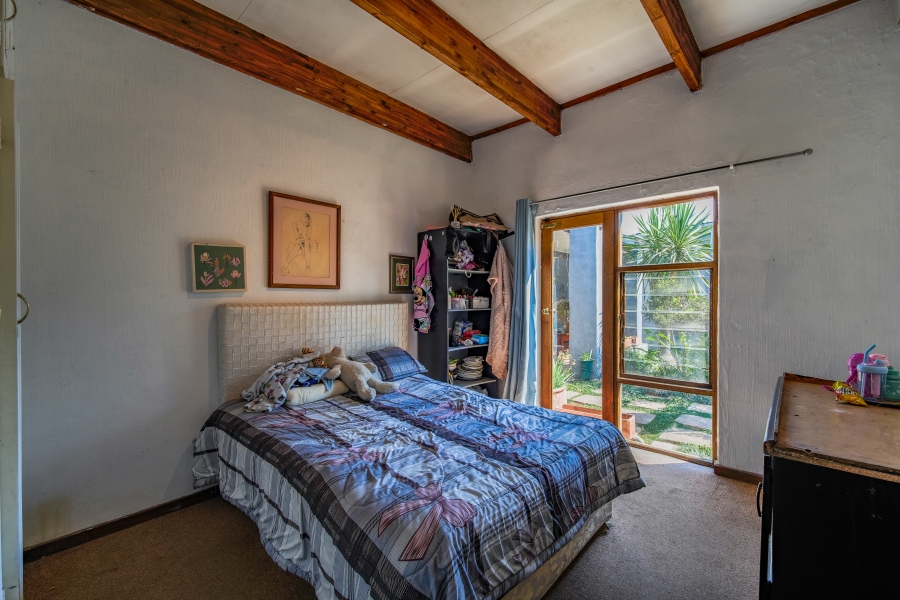 4 Bedroom Property for Sale in Faerie Glen Gauteng