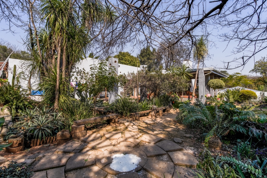 4 Bedroom Property for Sale in Faerie Glen Gauteng