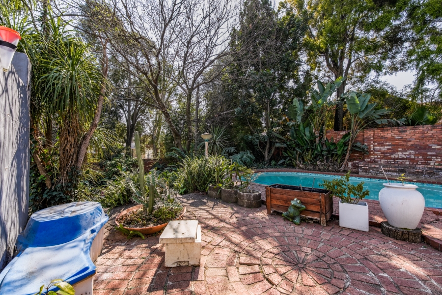 4 Bedroom Property for Sale in Faerie Glen Gauteng