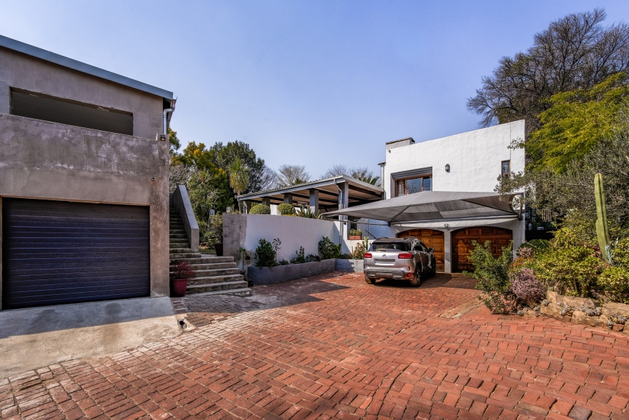 4 Bedroom Property for Sale in Faerie Glen Gauteng