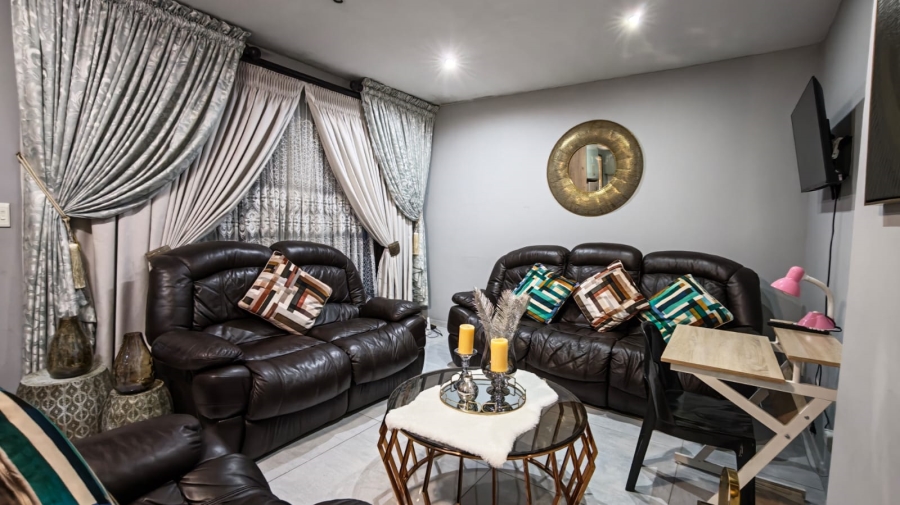 2 Bedroom Property for Sale in Riviera Gauteng