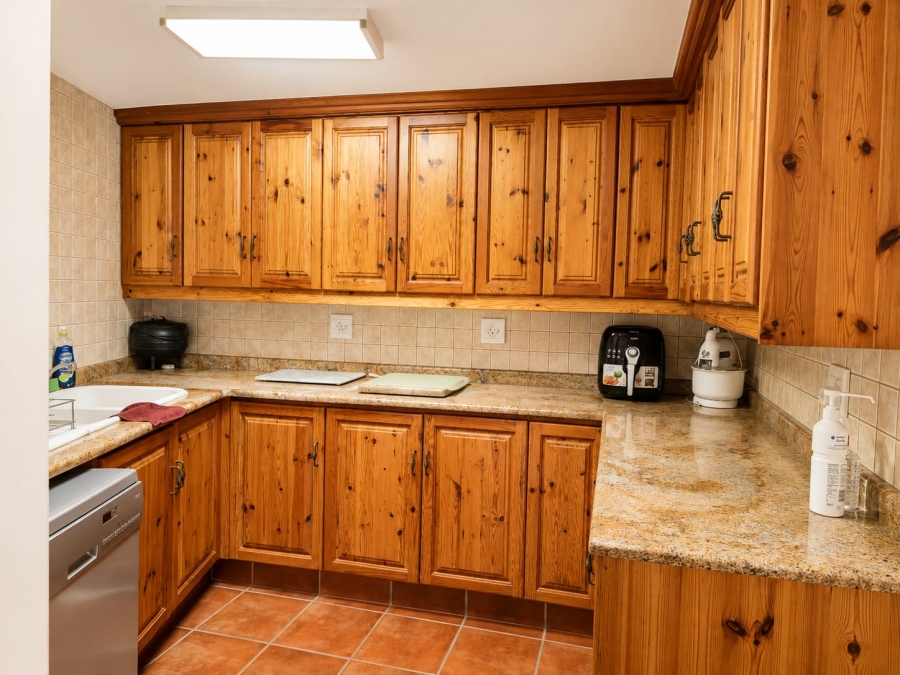 5 Bedroom Property for Sale in Ninapark Gauteng