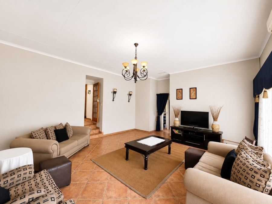 5 Bedroom Property for Sale in Ninapark Gauteng