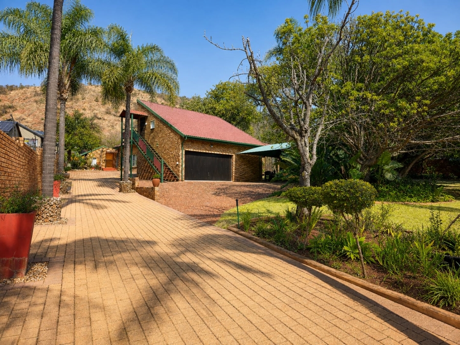 5 Bedroom Property for Sale in Ninapark Gauteng