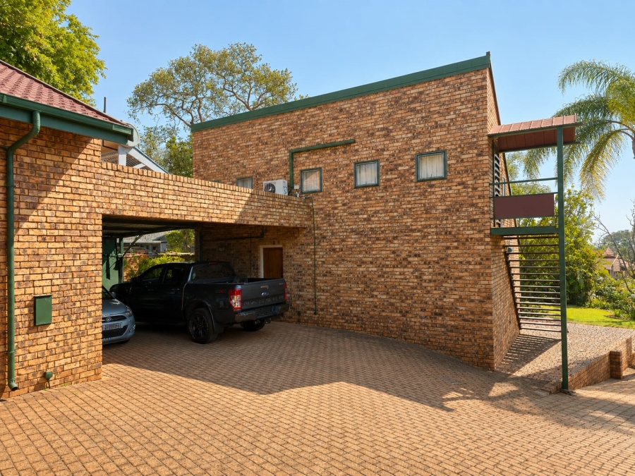 5 Bedroom Property for Sale in Ninapark Gauteng