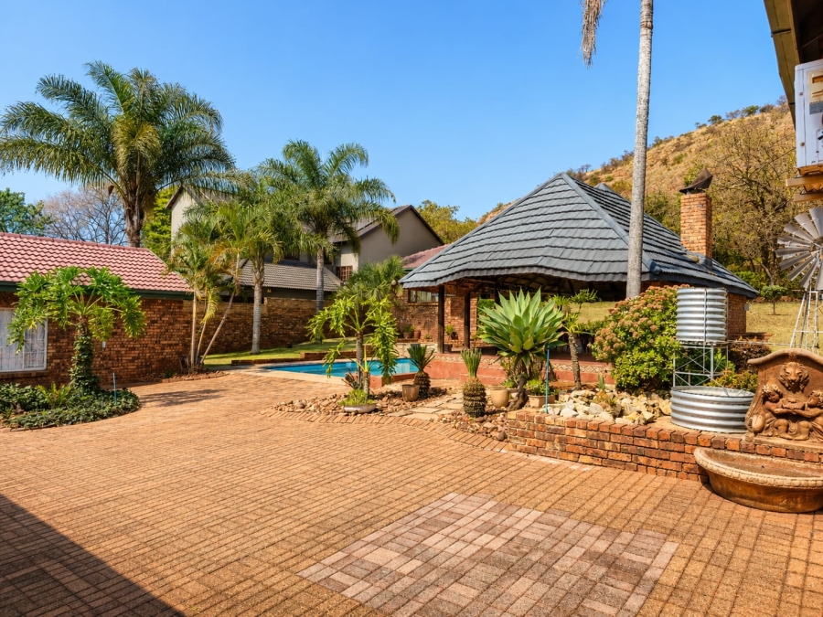 5 Bedroom Property for Sale in Ninapark Gauteng