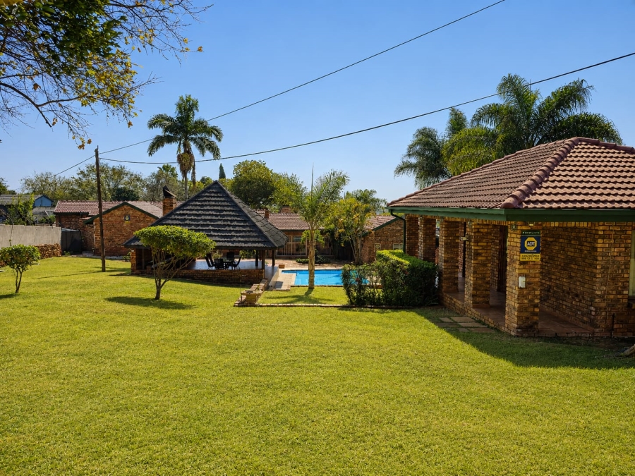 5 Bedroom Property for Sale in Ninapark Gauteng